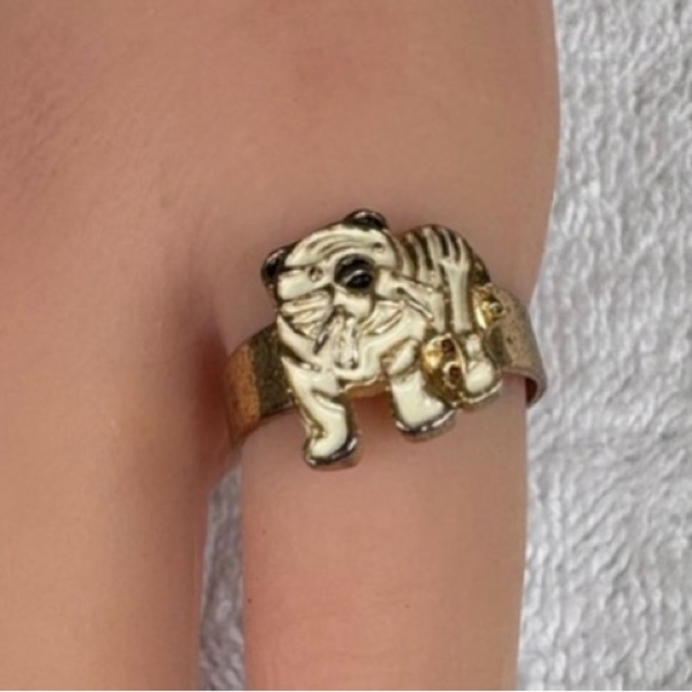 Vintage Gold Tone Bulldog Adjustable Ring
